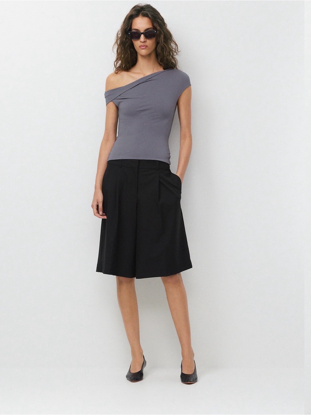 Aritzia original contour ravish top